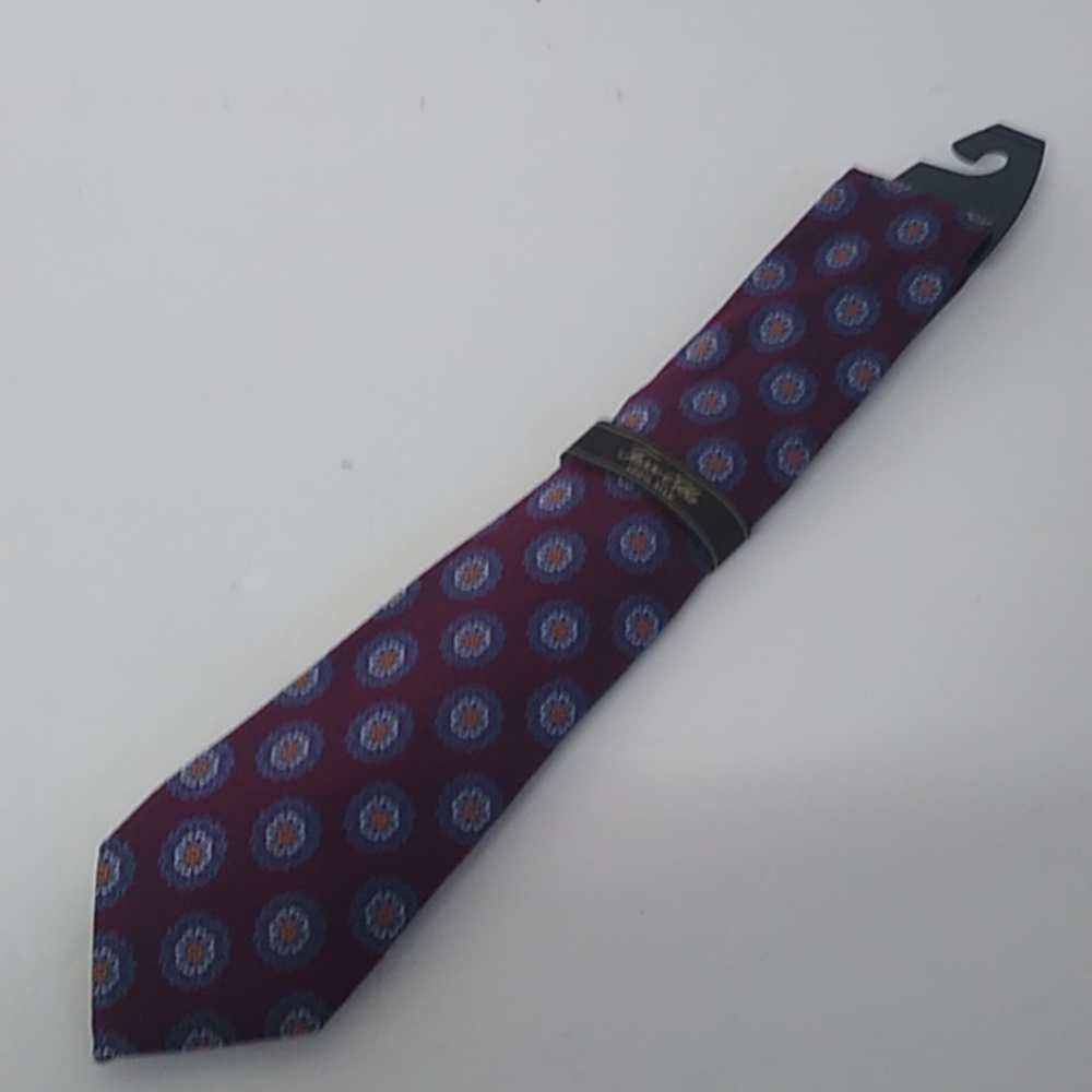 Tasso elba burgundy "flower like" neck tie